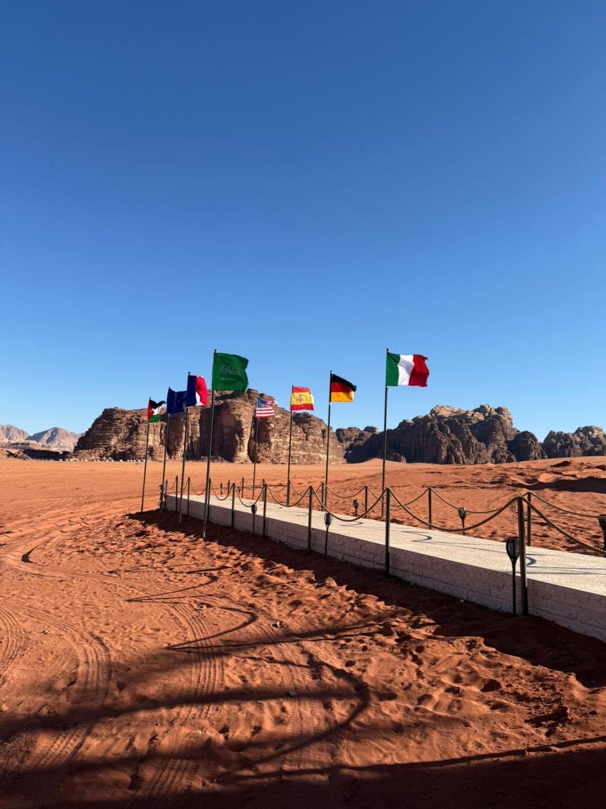 Falling Stars Camp Wadi Rum Exterior photo